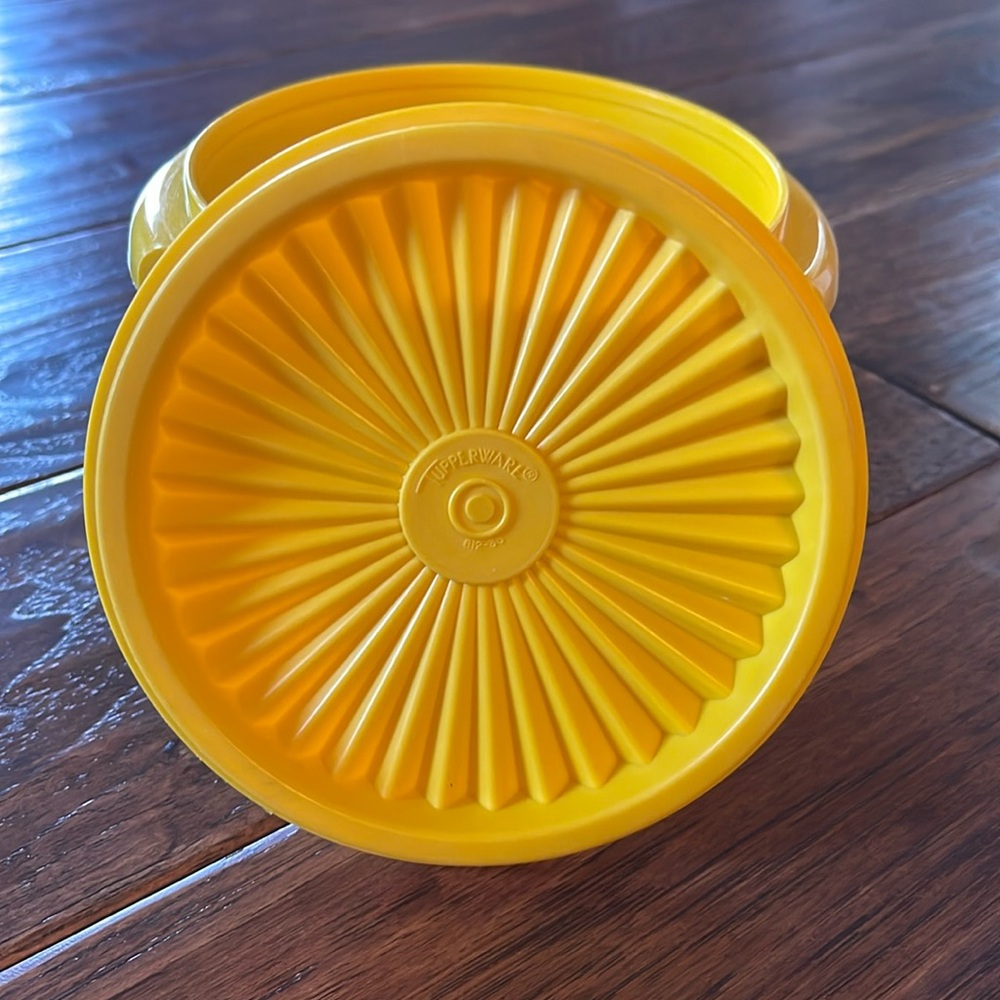 Vintage 1970 Tupperware YELLOW Servalier Container